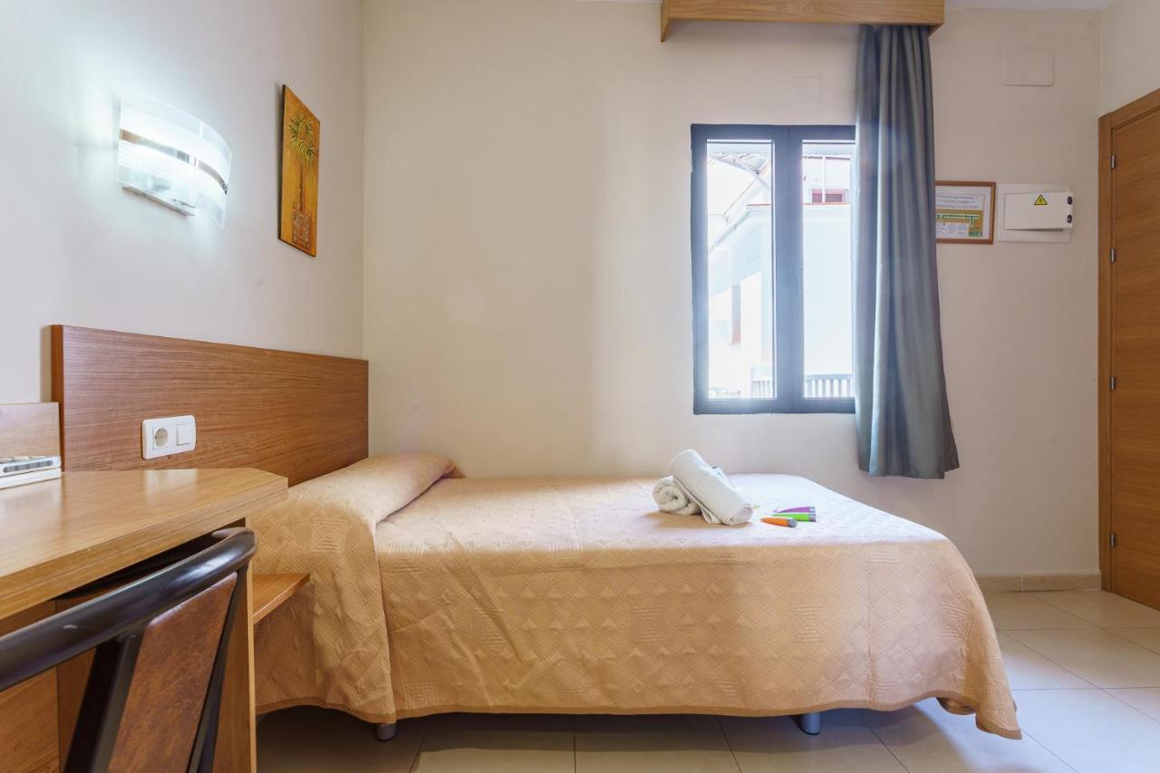 Hostal Costabella Powered By Faro Homes Fuengirola Exterior photo